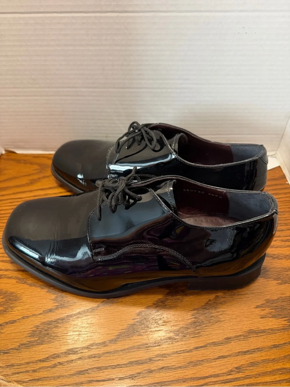 Hitchcock wide shoes for Men. Black Patent Oxford Lace-Up Dress Shoes